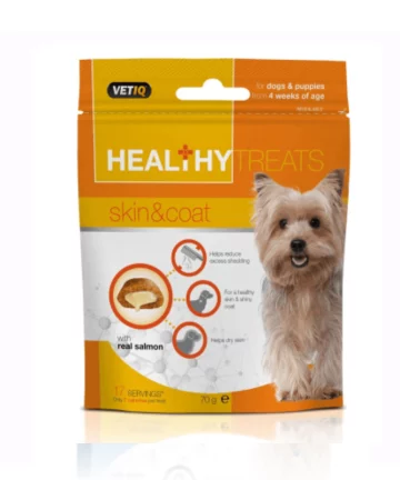 Марк и Чапел се специјалисти за нега на домашни миленици кои го произведуваат опсегот на активни здравствени решенија VetIQ за мачки, кучиња и мали животни. Healthy Treats Skin & Coat Помага за сува кожа и помага да се намали прекумерното осипување, а исто така промовира здрава кожа и палто. Содржи омега 3 и 6, витамини, цинк и биотин за здрав и среќен миленик.